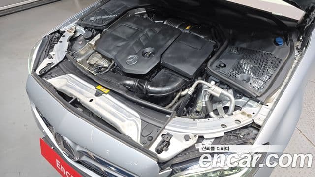 Mercedes-Benz C-Class 2019 — ფოტო 6/20