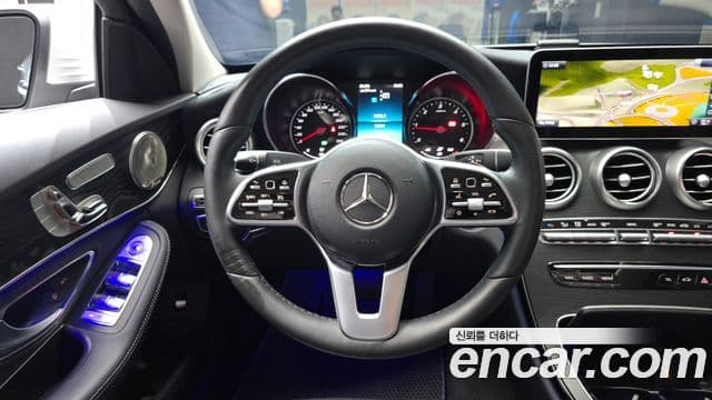 Mercedes-Benz C-Class 2019 — ფოტო 14/20