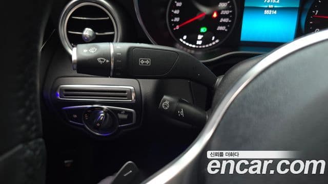 Mercedes-Benz C-Class 2019 — ფოტო 18/20