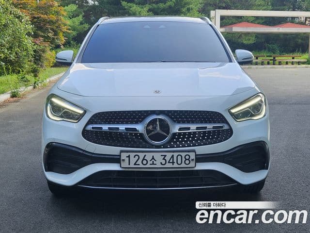 Mercedes-Benz GLA-Class 2023 — Şəkil 10/20