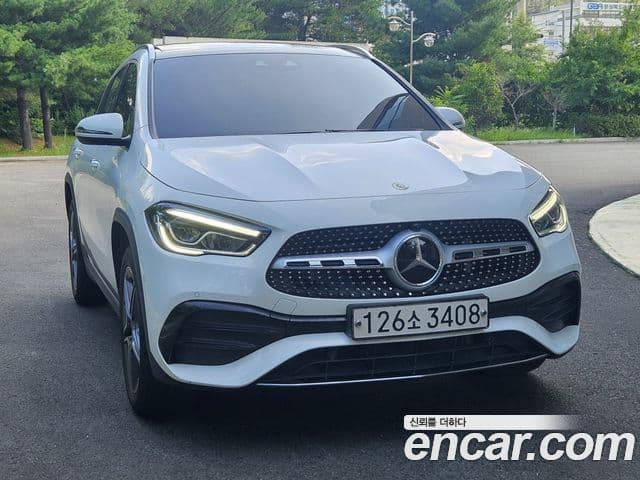 Mercedes-Benz GLA-Class 2023 — Şəkil 1/20