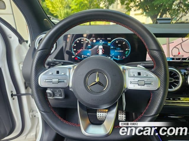 Mercedes-Benz GLA-Class 2023 — Şəkil 14/20
