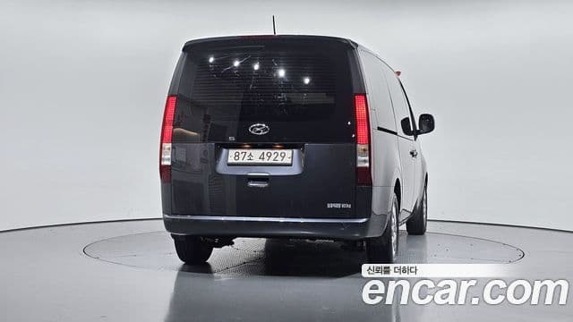 Hyundai Staria 2021 — ფოტო 4/20