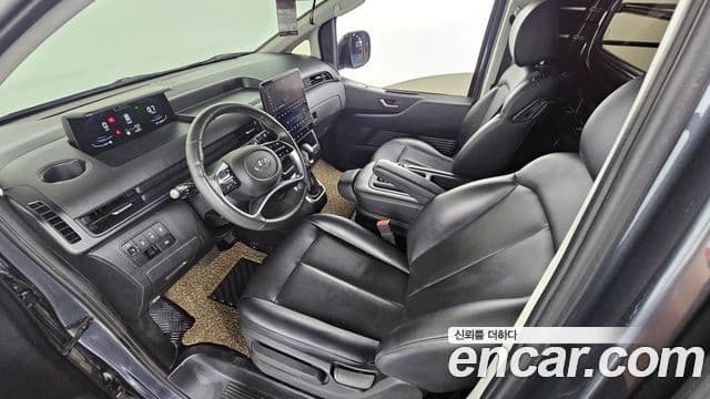 Hyundai Staria 2021 — ფოტო 7/20
