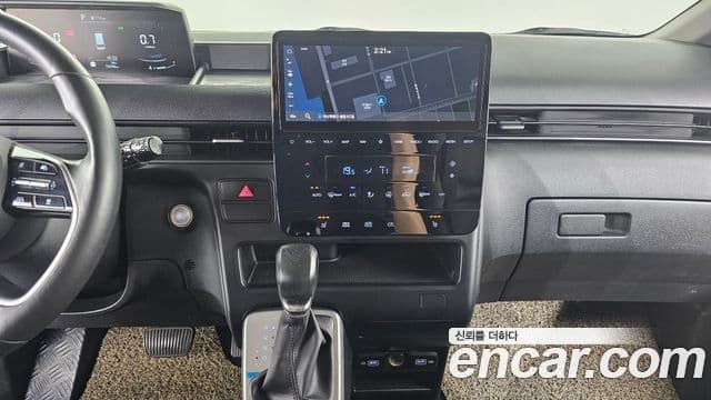 Hyundai Staria 2021 — ფოტო 14/20