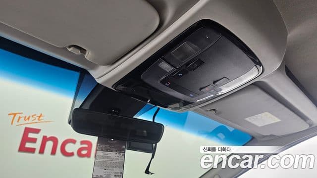 Hyundai Staria 2021 — ფოტო 18/20