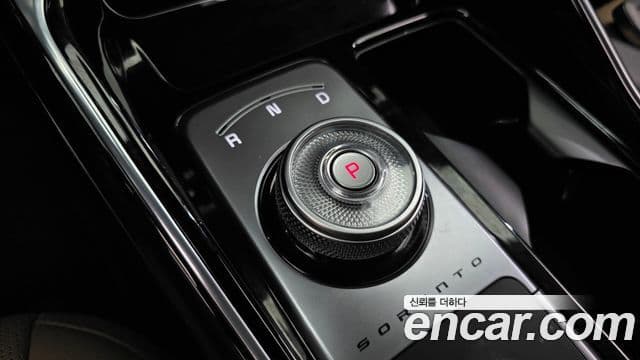 Kia Sorento 2024 — Фото 9/20