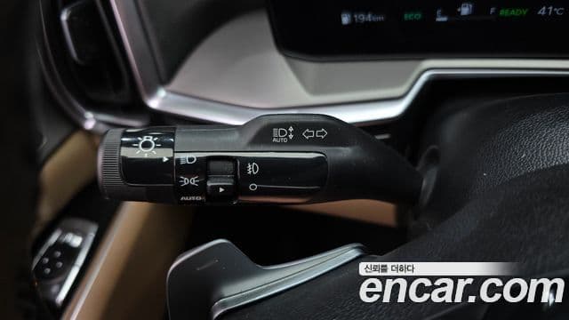 Kia Sorento 2024 — ფოტო 32/33