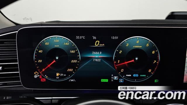 Mercedes-Benz GLE-Class 2019 — Şəkil 8/20