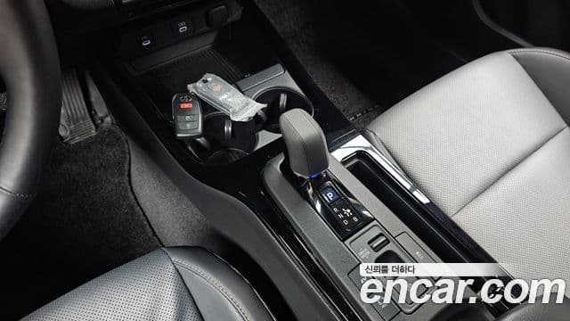 Toyota Prius 2024 — Photo 5/32