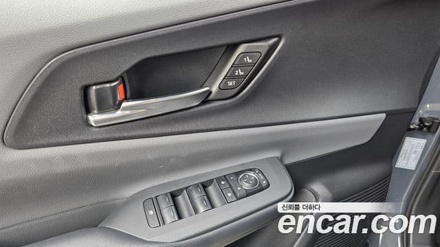 Toyota Prius 2024 — Photo 24/32