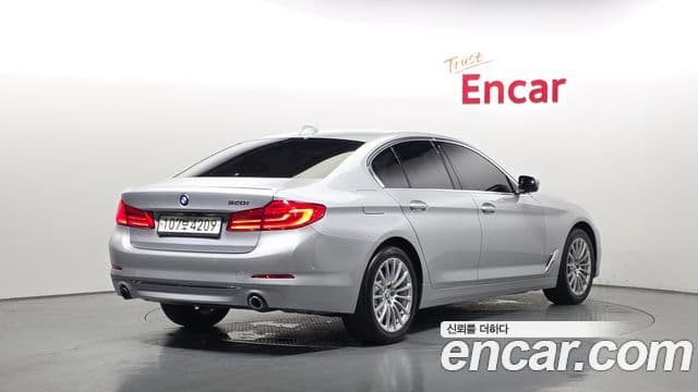 BMW 5 Series 2020 — Şəkil 2/20