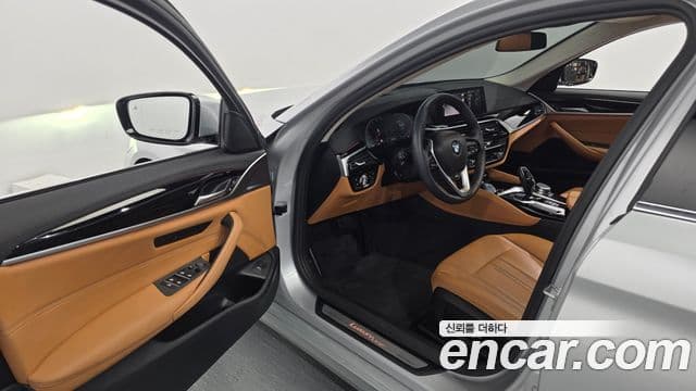 BMW 5 Series 2020 — Şəkil 10/20