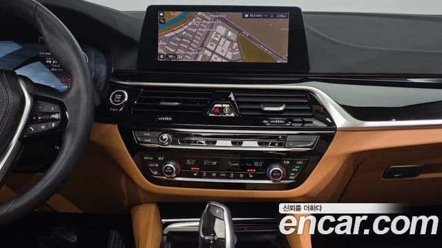 BMW 5 Series 2020 — Şəkil 13/20