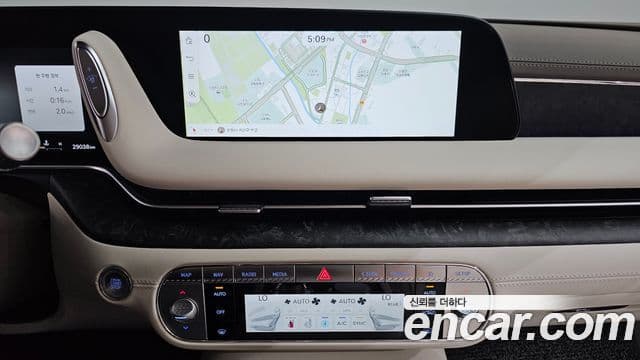 Genesis G90 2022 — ფოტო 13/20