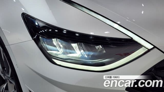 Hyundai Sonata Hybrid 2021 — Şəkil 18/34