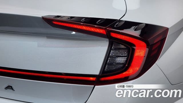 Hyundai Sonata Hybrid 2021 — Şəkil 15/34