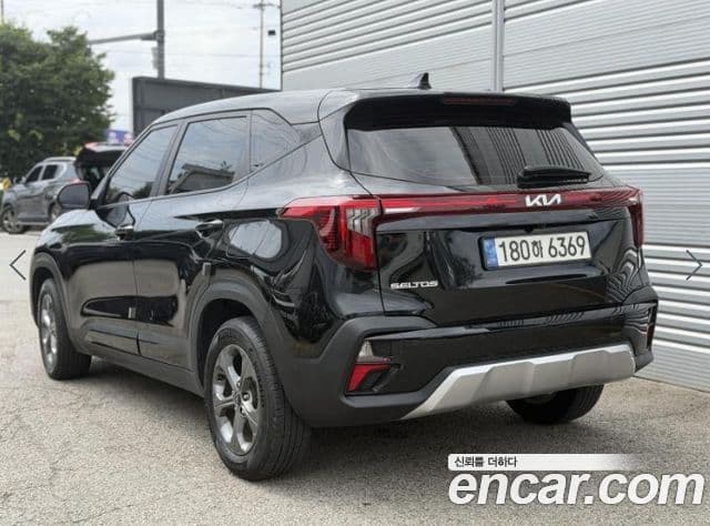 Kia Seltos 2022 — Şəkil 4/14