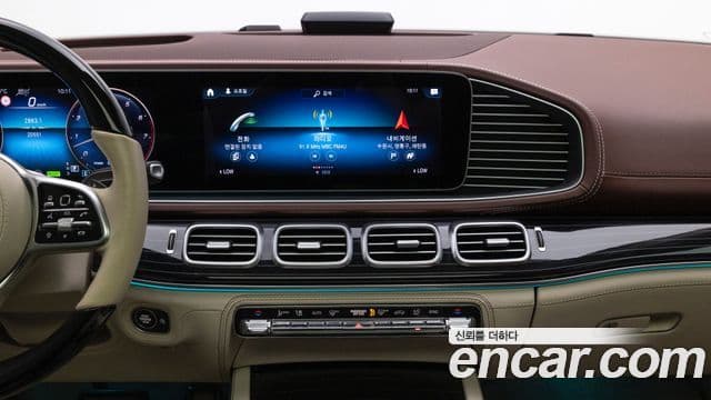 Mercedes-Benz GLS-Class 2021 — Photo 15/20