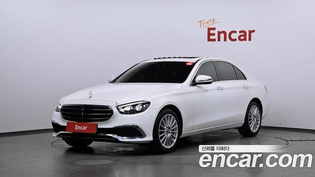 Mercedes-Benz E-Class 2022 — Фото 1/20