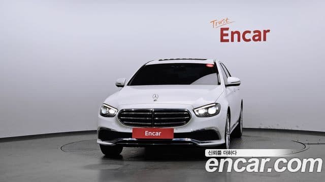 Mercedes-Benz E-Class 2022 — Фото 3/20