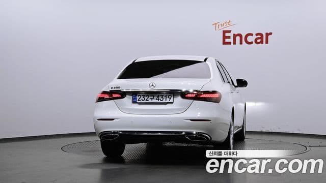 Mercedes-Benz E-Class 2022 — Фото 4/20