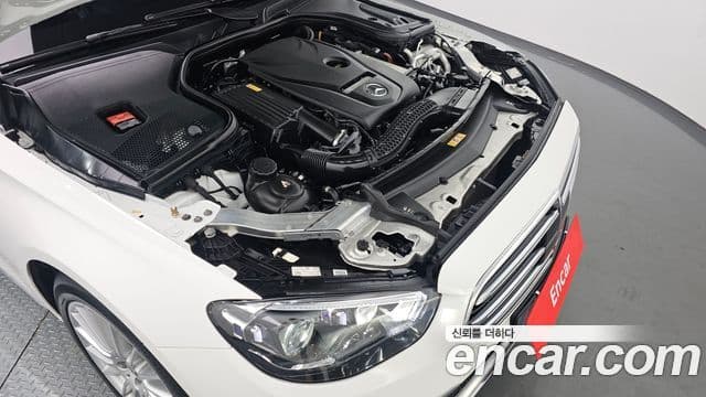 Mercedes-Benz E-Class 2022 — Фото 6/20