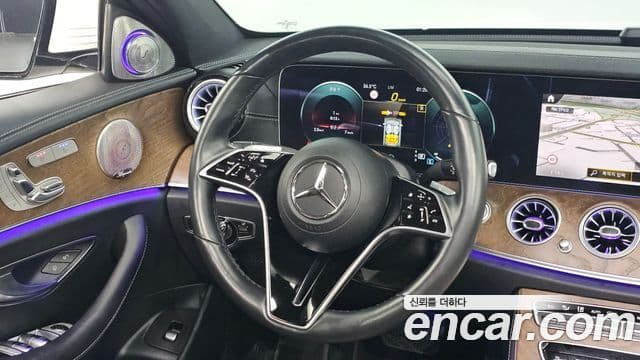 Mercedes-Benz E-Class 2022 — Фото 13/20