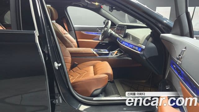 BMW 7 Series 2025 — Photo 15/32