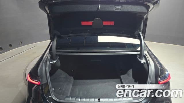 BMW 7 Series 2025 — Photo 22/32