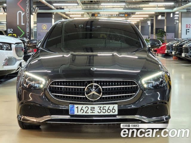 Mercedes-Benz E-Class 2023 — Фото 2/20