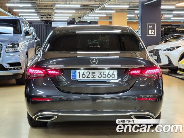 Mercedes-Benz E-Class 2023 — Фото 3/20