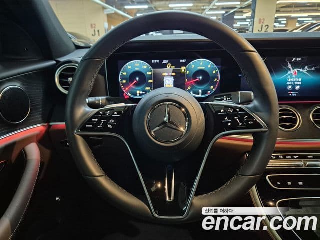 Mercedes-Benz E-Class 2023 — Фото 6/20
