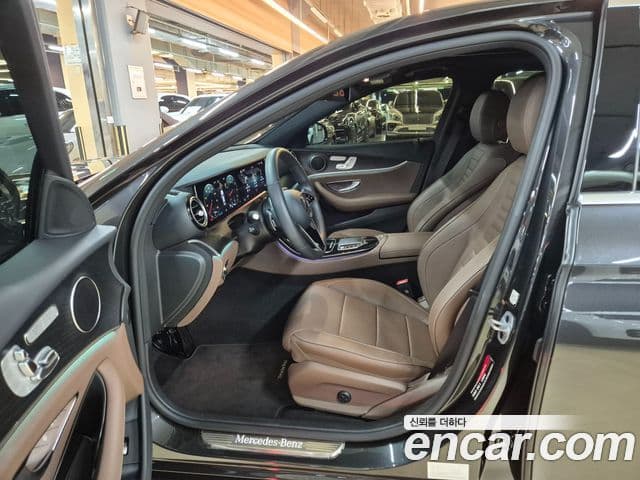 Mercedes-Benz E-Class 2023 — Фото 7/20