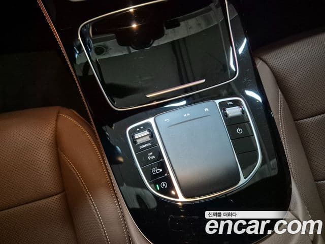 Mercedes-Benz E-Class 2023 — Фото 12/20
