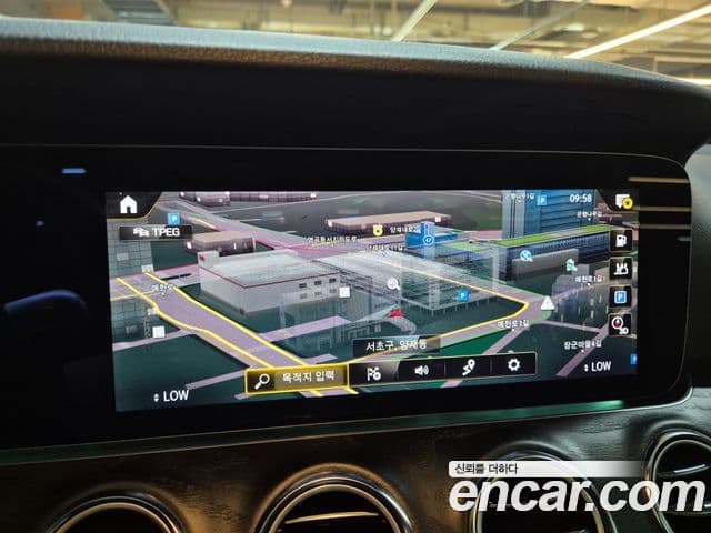 Mercedes-Benz E-Class 2023 — Фото 15/20