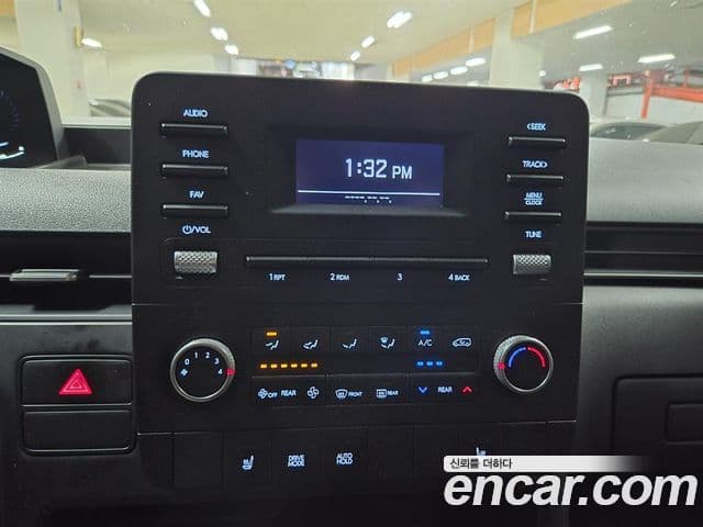 Hyundai Staria 2022 — ფოტო 8/18