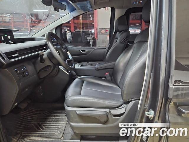 Hyundai Staria 2022 — ფოტო 10/18