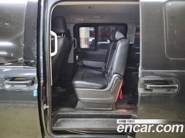 Hyundai Staria 2022 — ფოტო 11/18