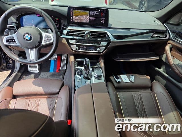 BMW 5 Series 2021 — ფოტო 9/20