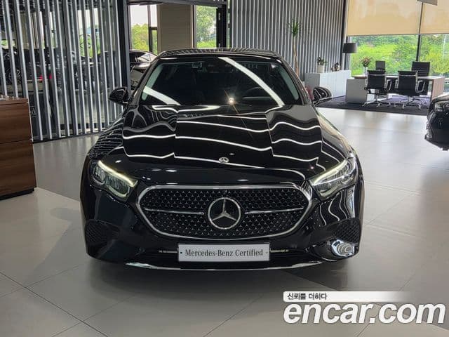 Mercedes-Benz E-Class 2025 — Фото 2/17