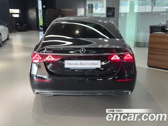 Mercedes-Benz E-Class 2025 — Фото 3/17