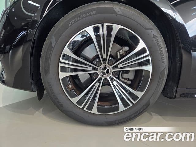 Mercedes-Benz E-Class 2025 — Фото 4/17