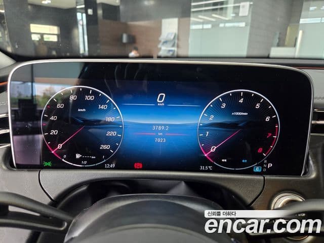 Mercedes-Benz E-Class 2025 — Фото 7/17
