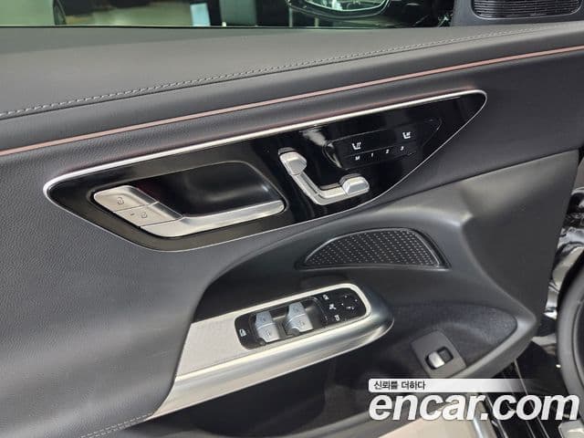 Mercedes-Benz E-Class 2025 — Фото 12/17