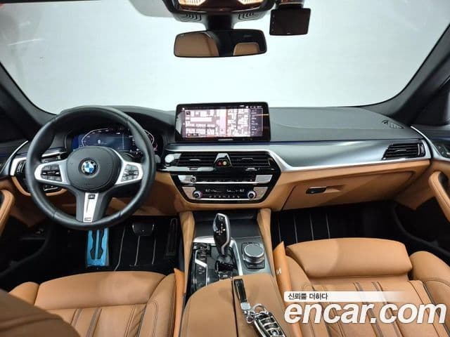 BMW 5 Series 2023 — Şəkil 10/18
