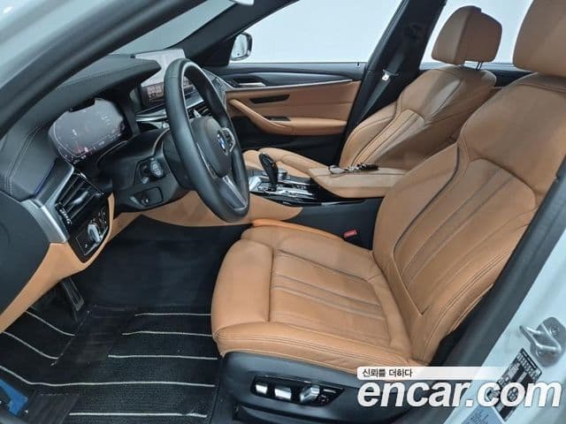 BMW 5 Series 2023 — Şəkil 11/18