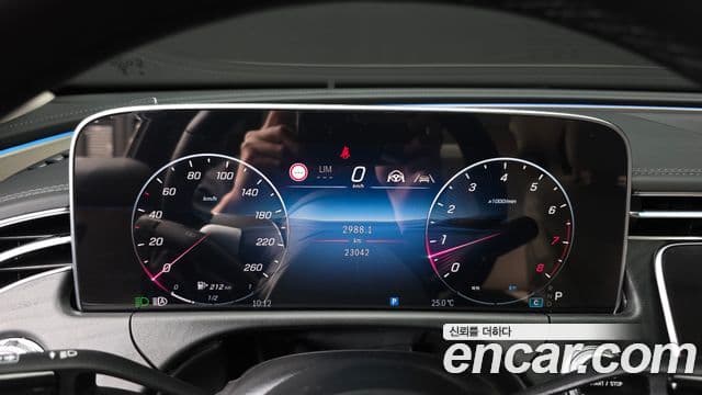 Mercedes-Benz E-Class 2024 — Фото 8/20