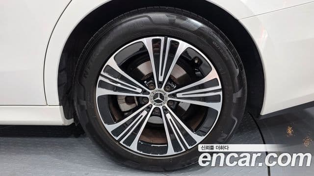 Mercedes-Benz E-Class 2024 — Şəkil 16/30