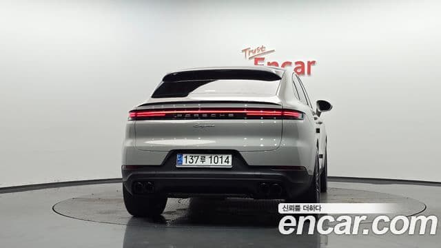 Porsche Cayenne 2023 — Photo 24/36